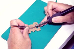 Taller de reparación de audífonos en Centro Audiológico Integral en Valencia