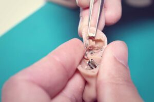 Reparación de audífono en Audiologia Integral Valencia